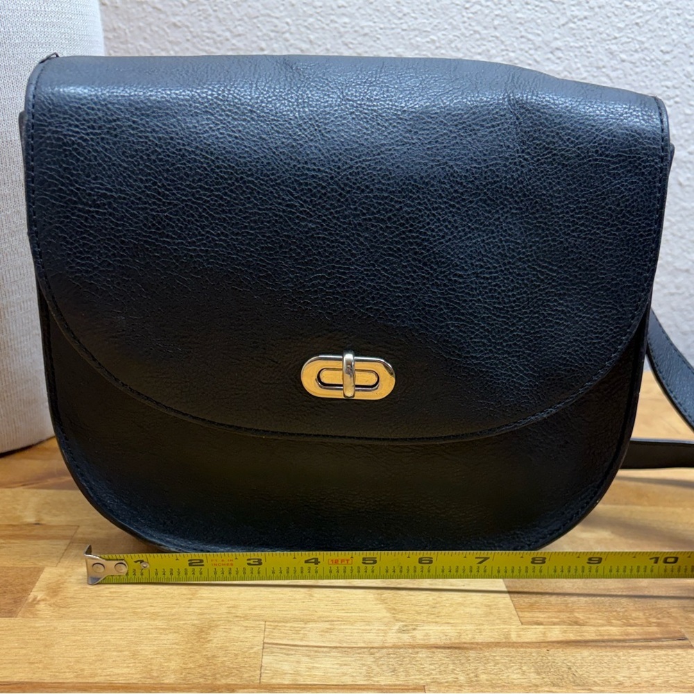 Lo & Sons The Claremont Black Leather Crossbody Camera Bag Gold Turn-Lock - Picture 8 of 9